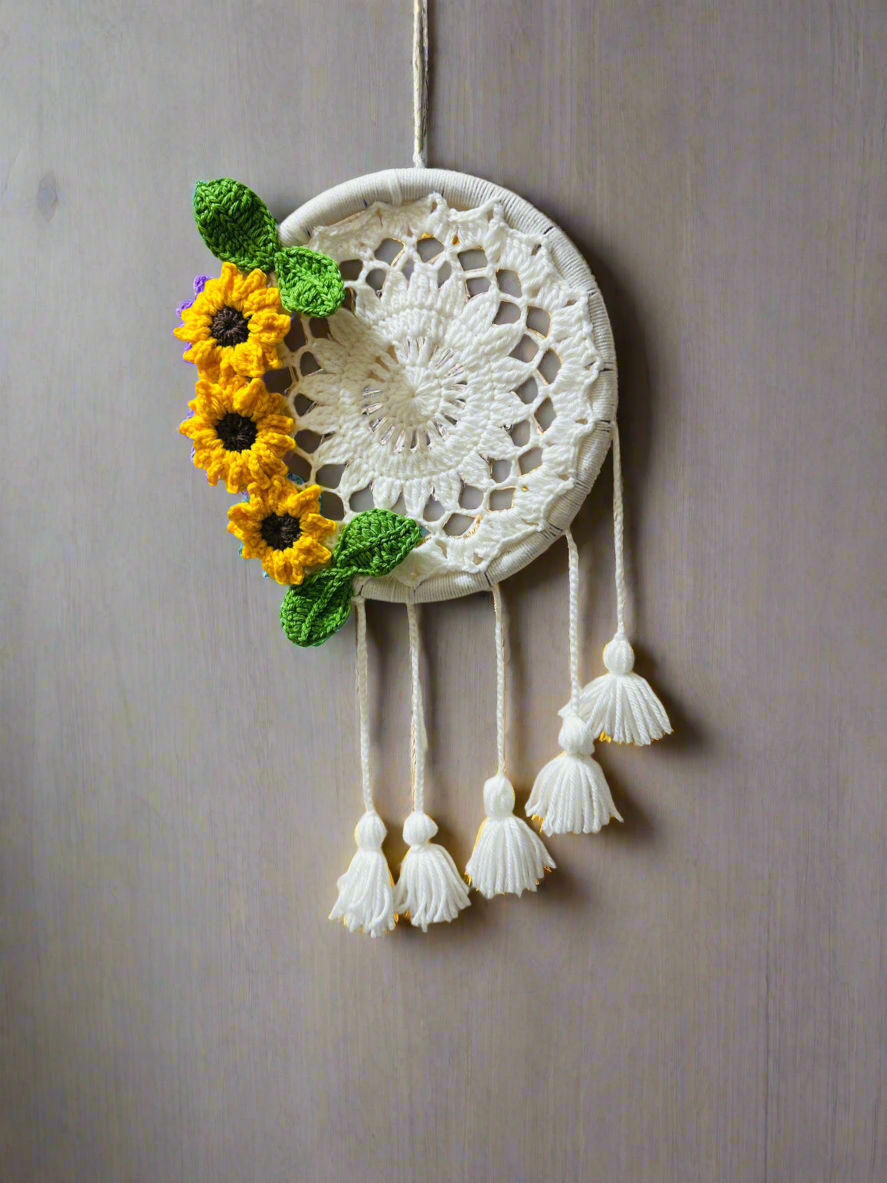 Handcrafted Crochet Dreamcatcher with Sunflowers – Boho Wall Hanging for Home Decor