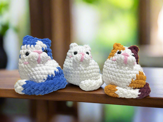 – Soft, Chunky Yarn Amigurumi Cats for Gifting & Décor